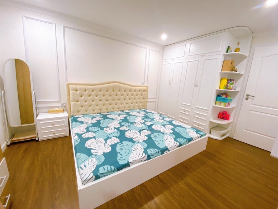 Bán gấp chung cư chính chủ Sunshine Garden Vĩnh Tuy, dtsd 108m2, giá 3.3 tỷ, thương lượng