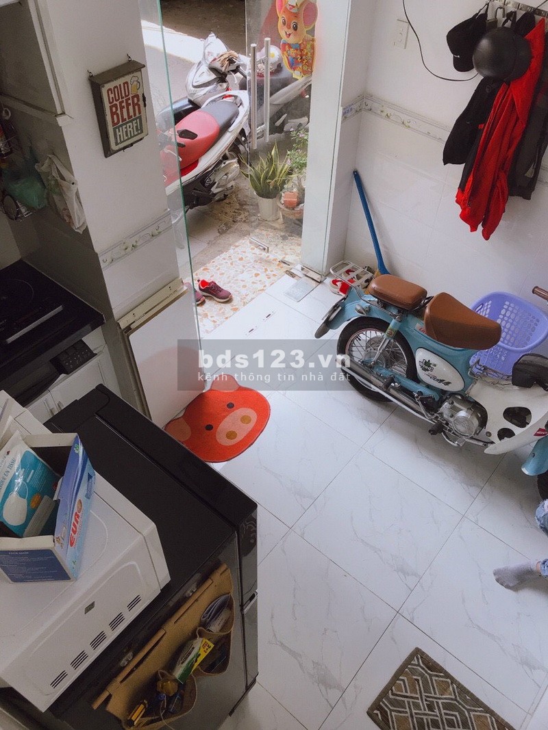 Bán nhà 2 lầu, 2PN hẻm 997 cách Trần Xuân Soạn 50m phường Tân Hưng Quận 7