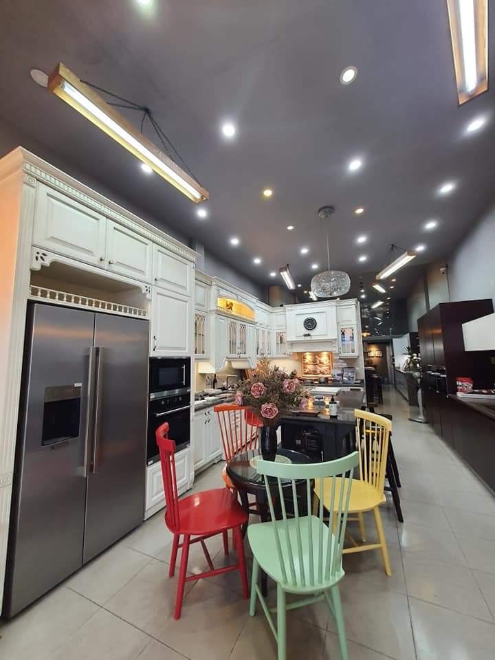 Bán gấp mặt phố Nguyễn Lương Bằng 100m2 x 2 tầng giá chỉ 22.5 tỷ vỉa hè KD sầm uất