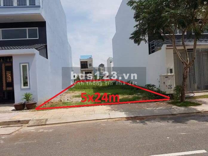 Cần bán gấp miếng đất Khu Vực Bình Chánh Long An