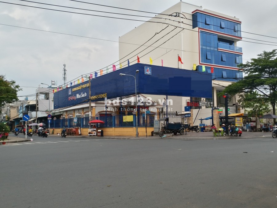 Phổ Quang 2 mặt tiền 7 x 13. Nhà trống suốt tiện KD