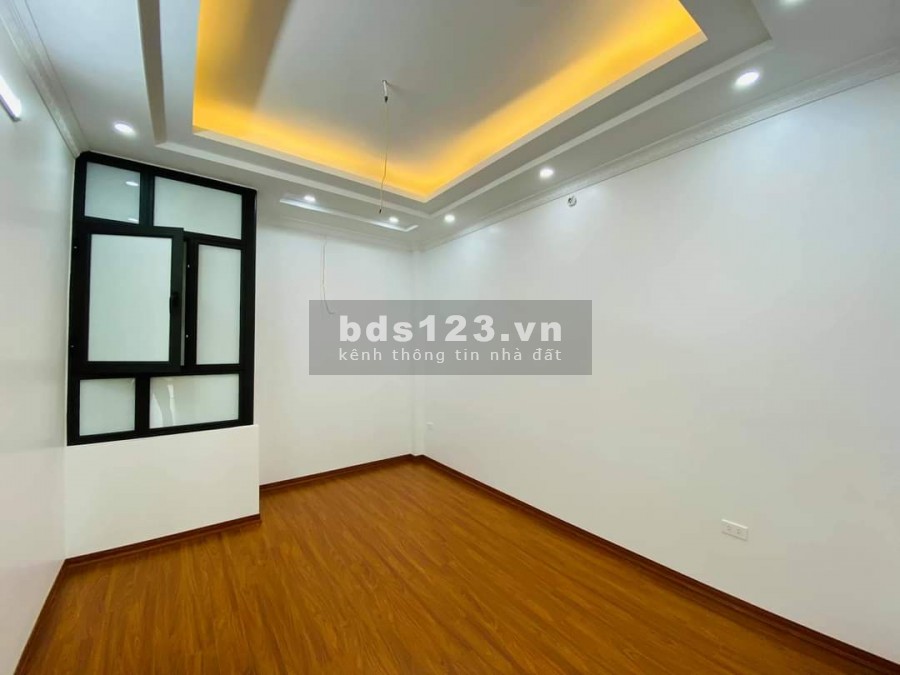 Bán nhà mặt phố, mặt hồ Hoàng Cầu view tuyệt đỉnh kinh doanh đa dạng thang máy chạy êm du