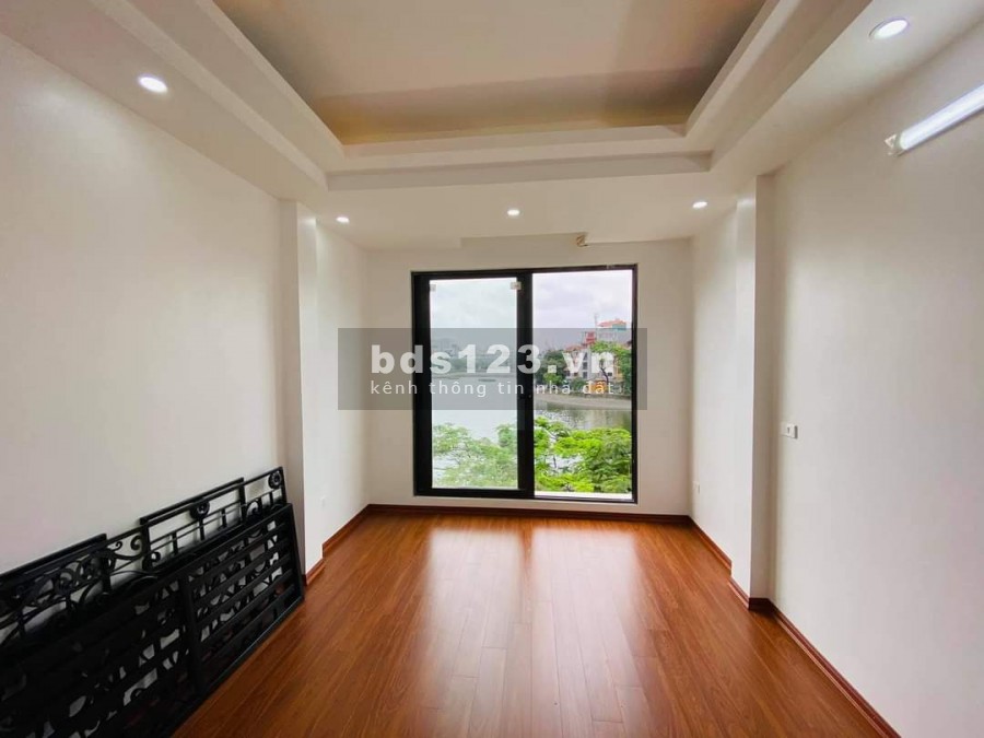 Bán nhà mặt phố, mặt hồ Hoàng Cầu view tuyệt đỉnh kinh doanh đa dạng thang máy chạy êm du