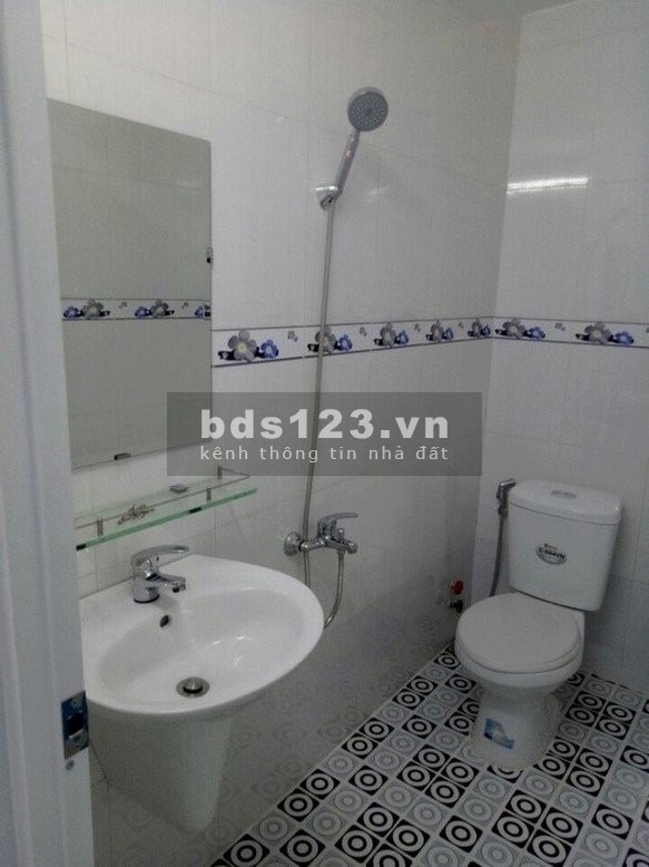 Nhà 1 trệt 1 lầu hẻm thông mới xây chưa qua sử dụng ở cuối đường lê văn khương