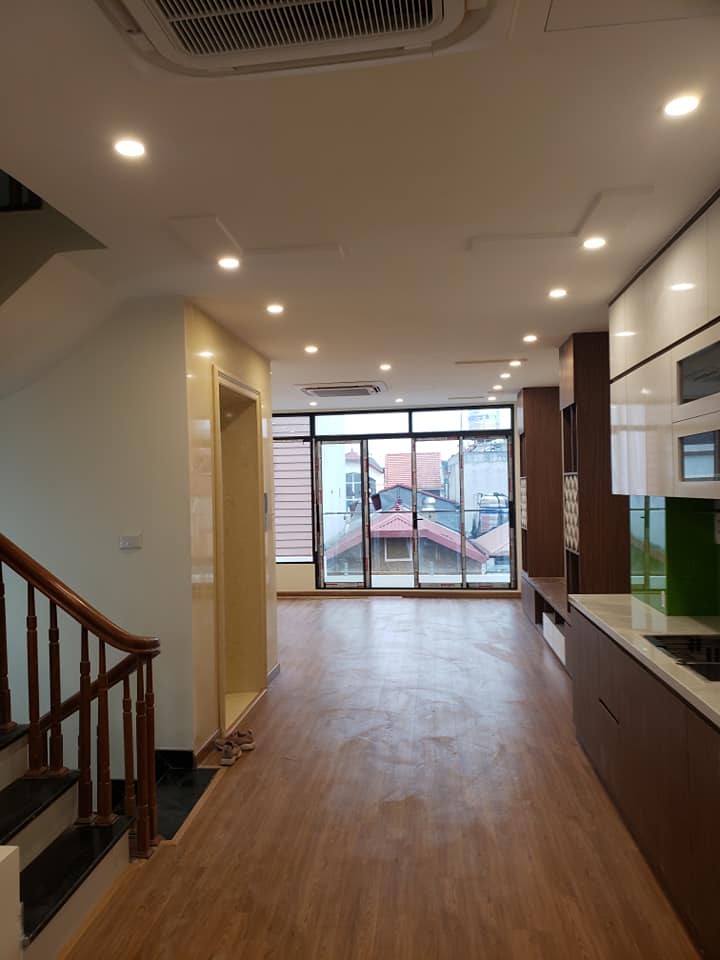 Bán nhà Lạc Long Quân, 65m2, 7 tầng, MT 5m, thang máy, nhà mới, ô tô tránh, vỉa hè, kinh doanh, giá 15.5 tỷ