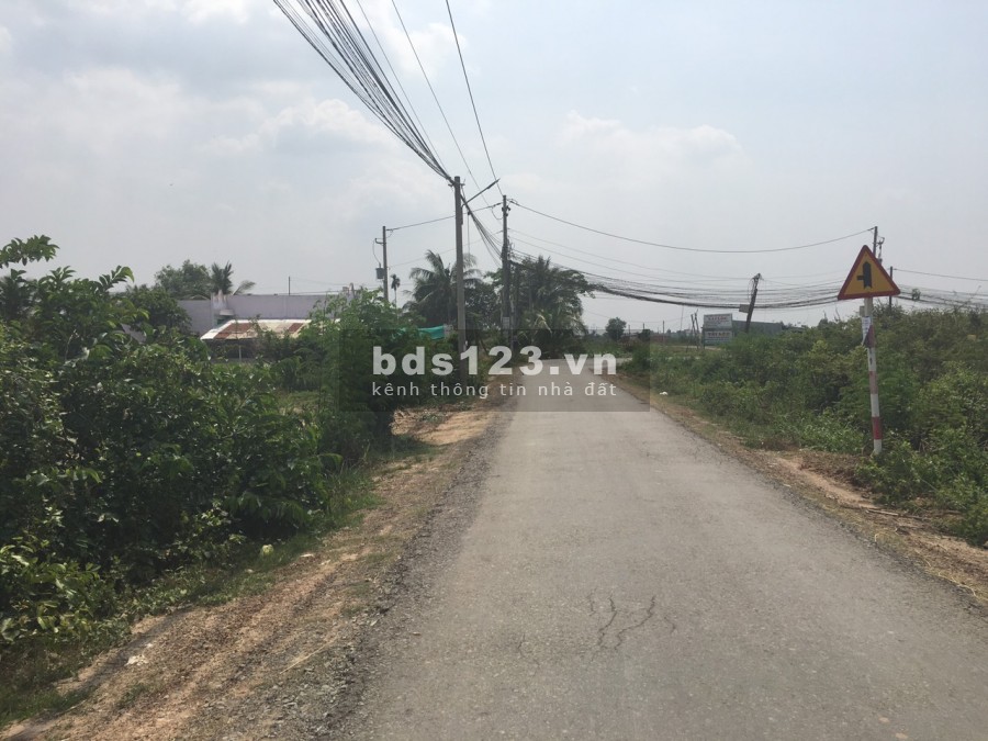 Hàng Hot.CC bán gấp 155m2 Đ.Tri Thức Kv 4, Giá 1,05 tỷ , SHR.