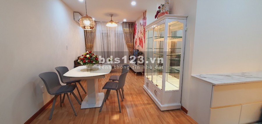 Chính chủ cho thuê căn hộ tầng cao, cc Diamond Riverside, dtsd 74m2, 2 PN, giá 12 triệu/tháng, thương lượng