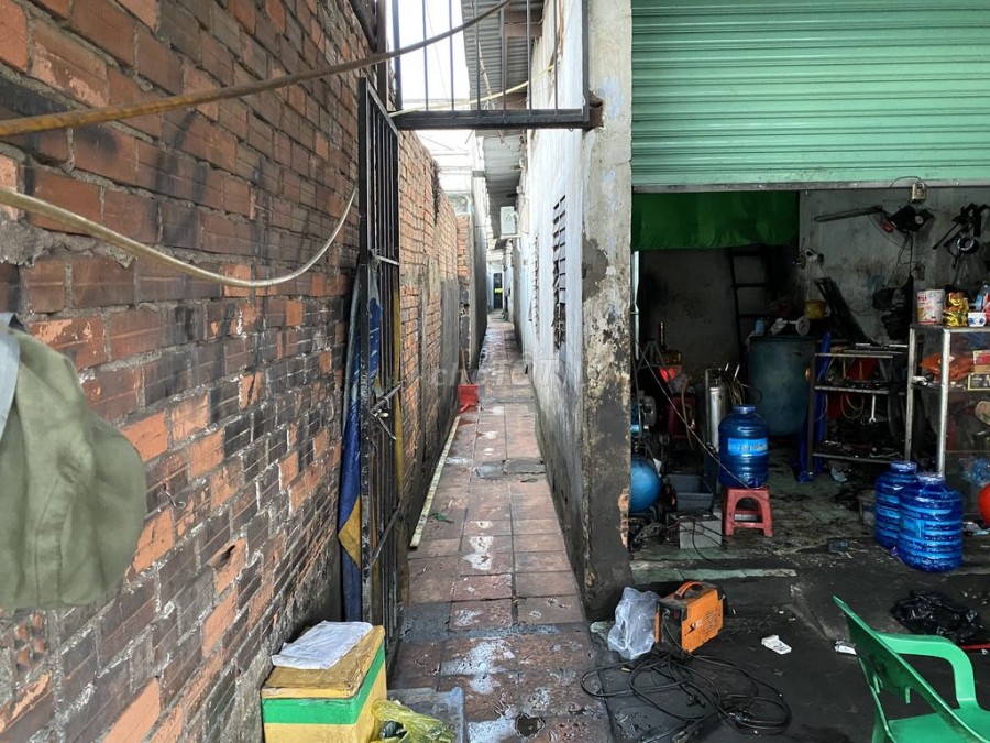 T0012 - Nhà mặt tiền QL 1A, LK Thủ Đức, chỉ 7.6 tỷ lh 0703255446