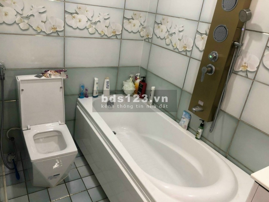 Bán Đất Nhỉnh 70Triệu/m2, Tặng nhà cực đẹp HXH tránh 5 Tầng sát Sân Bay TSN.4x20 NH5, 8 tỷ