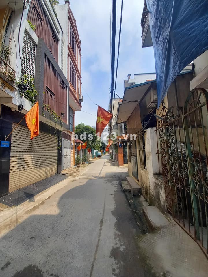 Bán nhà mặt phố Tô Hiến Thành, 67m2, 6,8 Tỷ, Ô tô tránh, Công năng đầy đủ, LH: 0913621088.