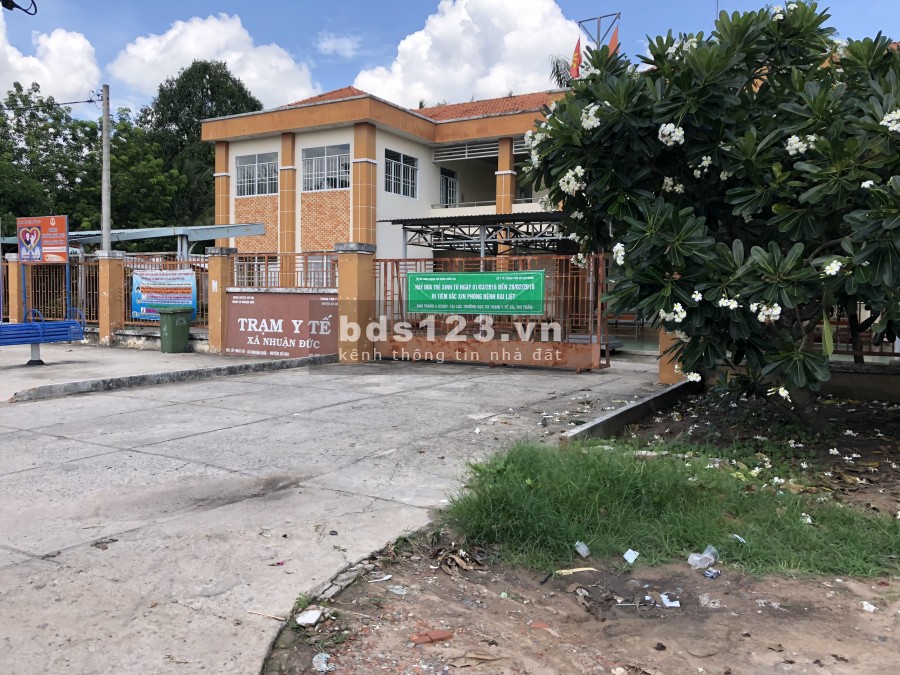 Cần bán gấp miếng đất 525m2, 300m thổ cư, 4 tỷ ở đường Bùi Thị Điệt