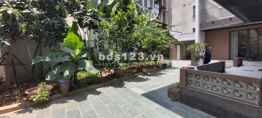 Gấp 180m2 MT 8m giá 14.4 tỷ Cầu Giấy, Cạnh 6 trường ĐH, xây CCMN cho thuê