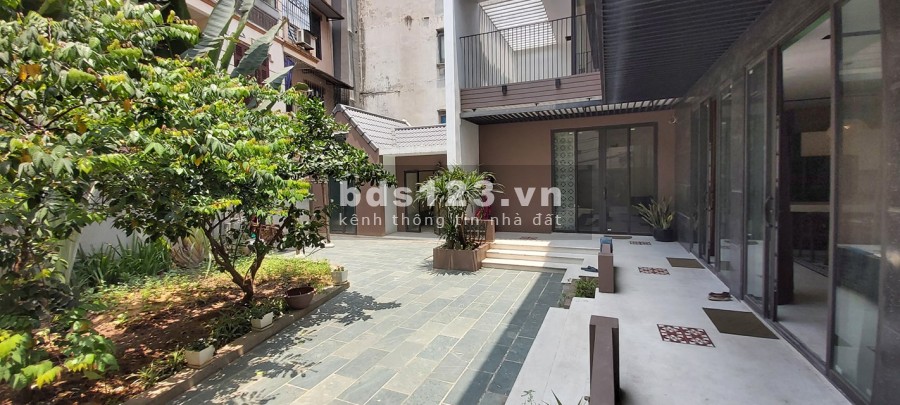 Gấp 180m2 MT 8m giá 14.4 tỷ Cầu Giấy, Cạnh 6 trường ĐH, xây CCMN cho thuê