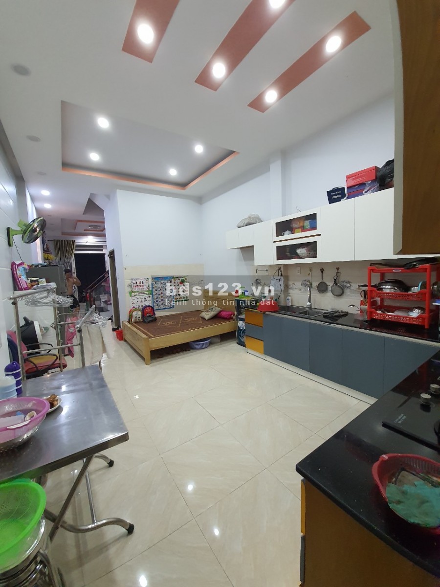 Bán nhà Ngay Sau Chợ Trung Chánh 2 Tầng DT 76m2 Giá 3Tỷ 95