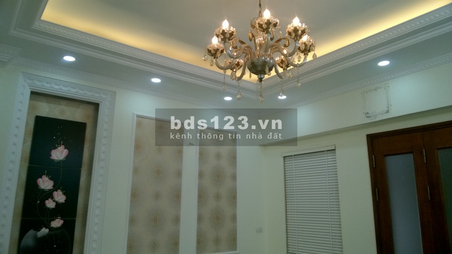 Bán nhà Kim Mã, diện tích 38m2 xây 3 tầng giá 3,45 tỷ,căn góc, ngõ rộng