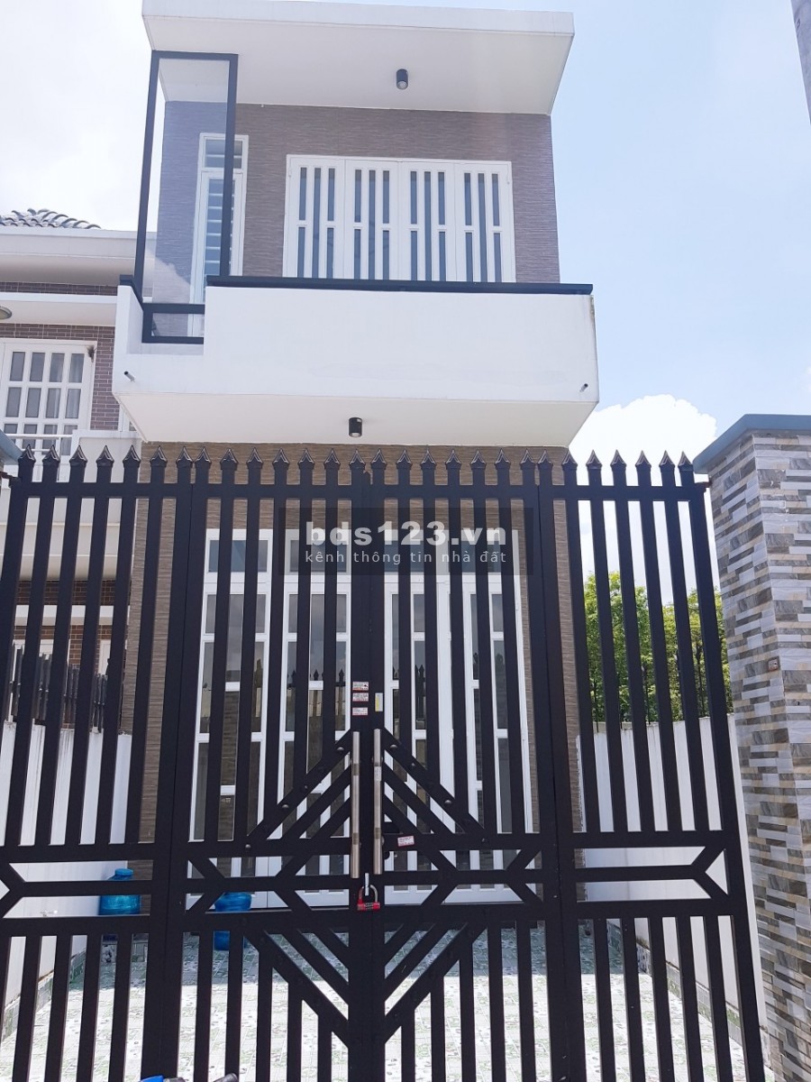 Bán gấp nhà 1T1L DT 56m2 HXH, Võ Thị Hồi, Hóc Môn, SHR, giá 900tr bớt lộc