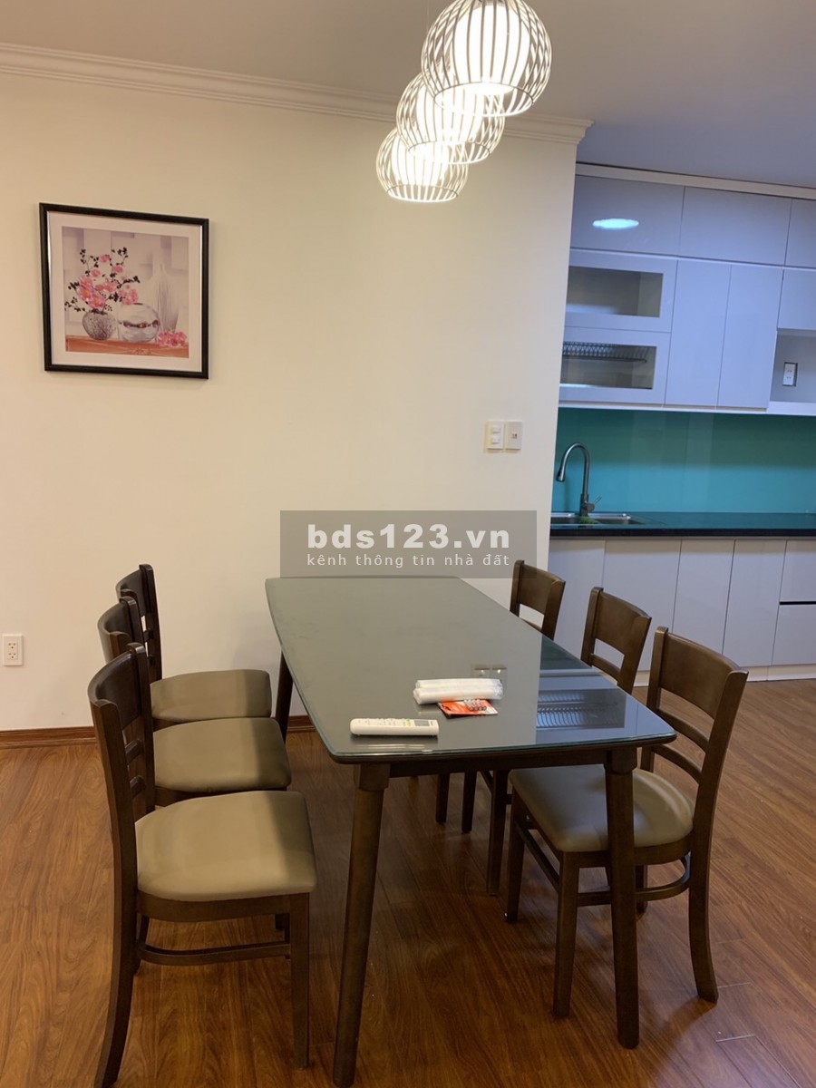 Cho thuê căn hộ chung cư Quận Tây Hồ. Chung Cư Học Viện Quốc Phòng. 3 PN. 136m2. Đầy đủ nội thất.