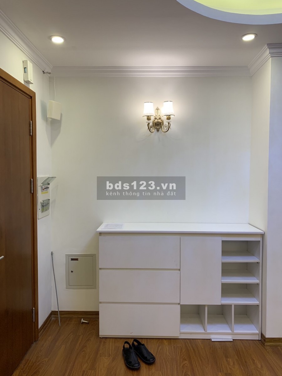 Cho thuê căn hộ chung cư Quận Tây Hồ. Chung Cư Học Viện Quốc Phòng. 3 PN. 136m2. Đầy đủ nội thất.