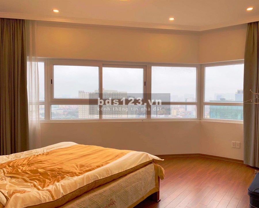 Cho thuê căn hộ chung cư Quận Tây Hồ. Chung Cư Học Viện Quốc Phòng. 3 PN. 136m2. Đầy đủ nội thất.