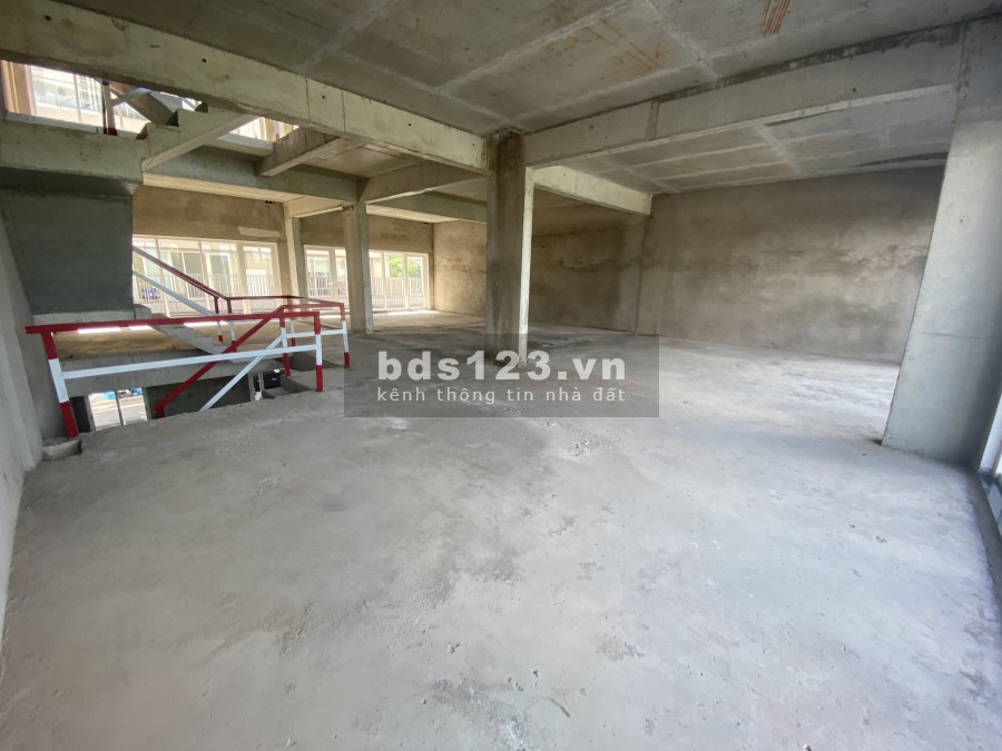 ️Căn nhà phố 2 cặp shophouse Saritown thô