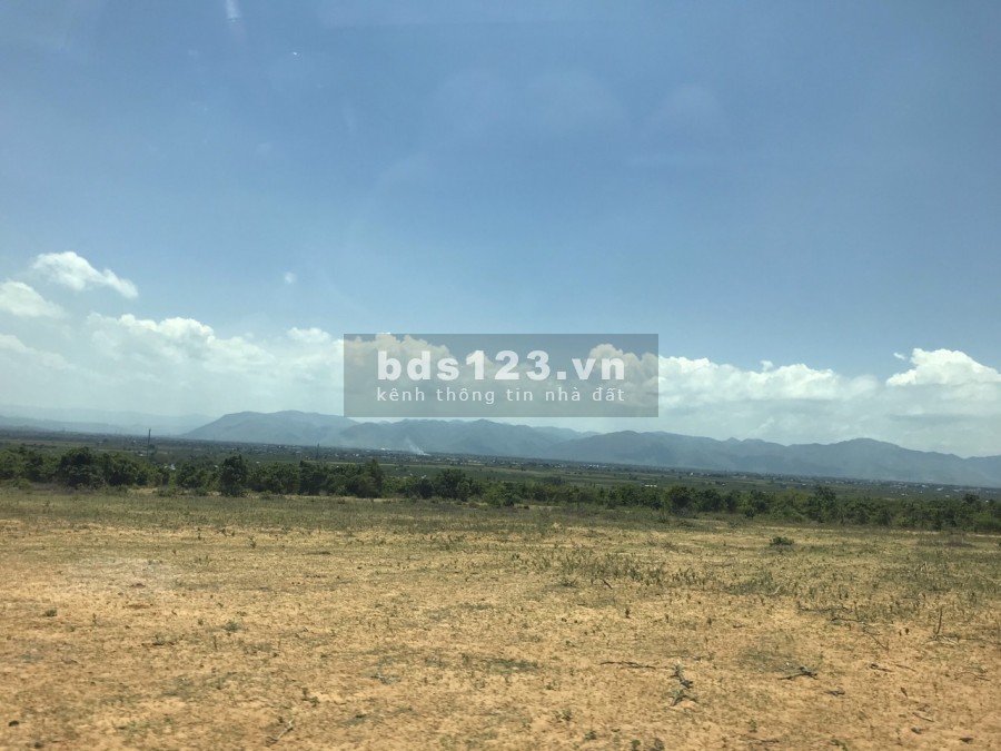 Bán 6396m2 ở xã Phan Thanh cách QL1A 1km, có đường trên sổ ra QL