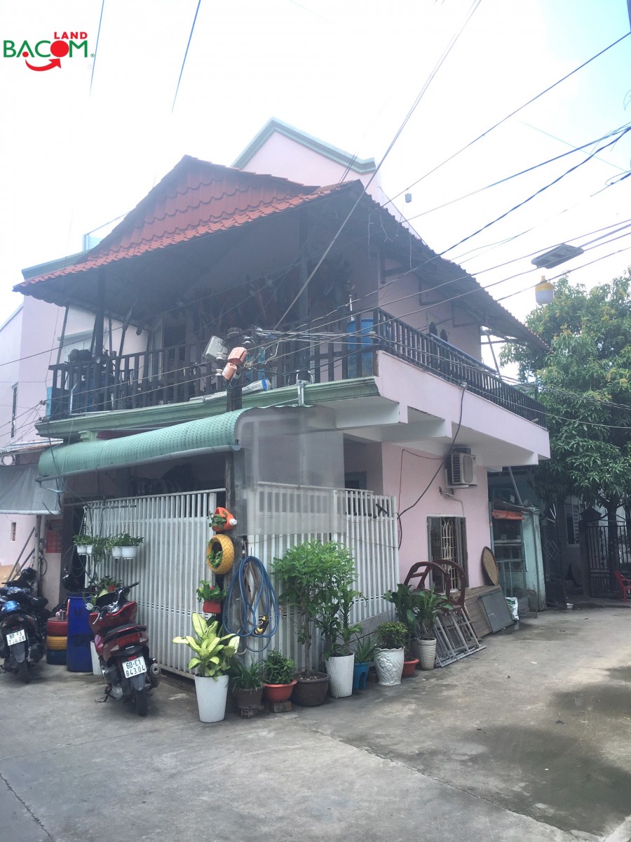 Nhà 1 trệt 1 lầu Tân Tiến, lô góc hai mặt tiền, SHR thổ cư, đường ô tô vào tận nhà