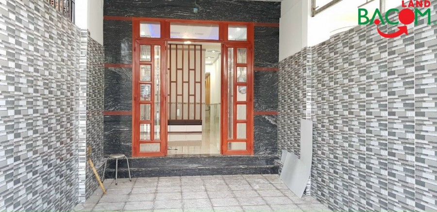 Nhà An Bình, gần trường chính trị, cách đường Vũ Hồng Phô 300m. sổ hồng riêng, xe hơi vào tận cửa