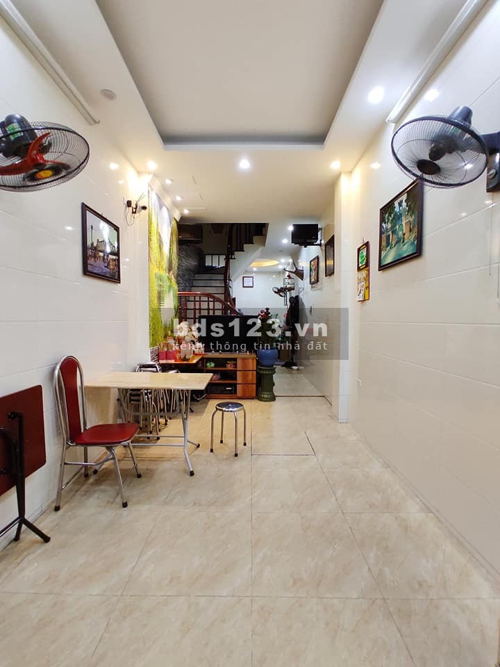 Cực Hiếm Chỉ 2,95 tỷ Bán Nhà Hoàng Mai, Phố Vĩnh Hưng, Phố Ô tô Tránh