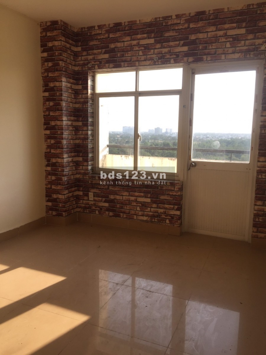 Đang cần cho thuê căn hộ CC Him Lam Nam Khánh, đường Tạ Quang Bửu, P.5, Q.8, 98m2, 8tr/th