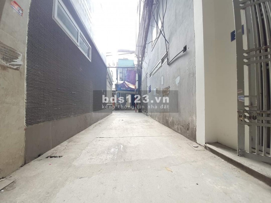 Siêu Hiếm - Nhỉnh 3 tỷ- 4 tầng Khu Thanh Xuân Ô tô Đỗ Cửa Ngõ Ô tô Tránh