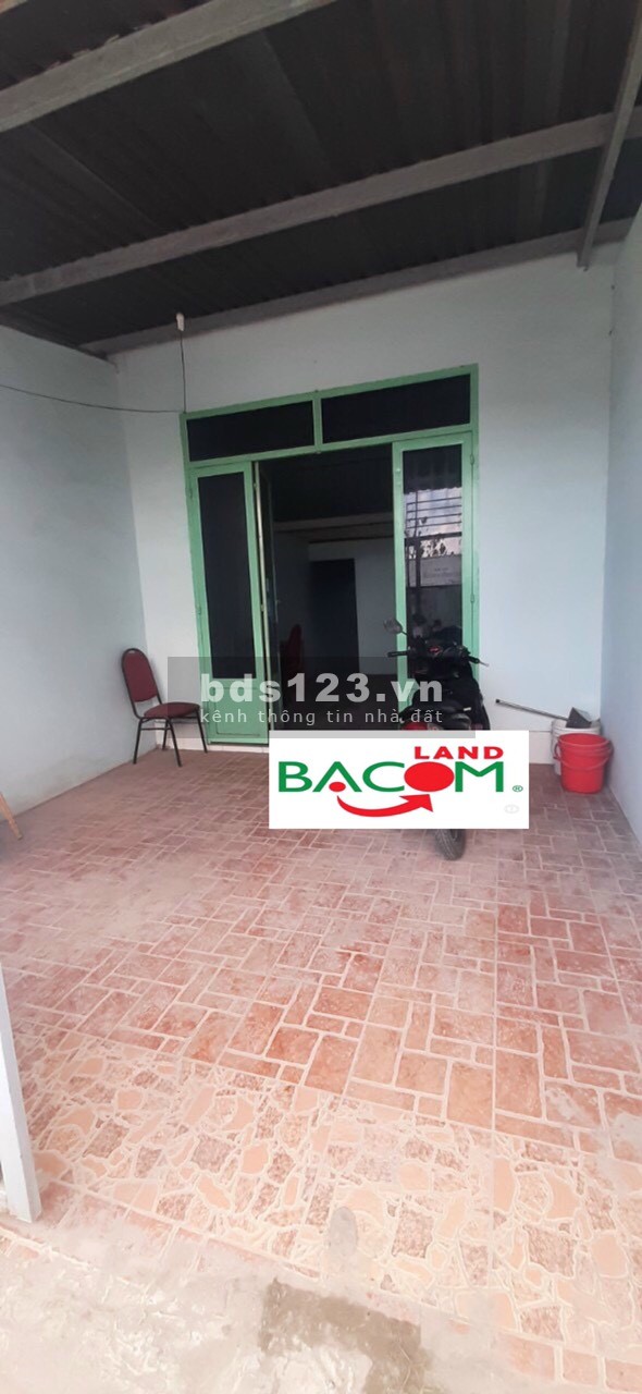 Bán nhà cấp 4 có gác lửng P.Tân Phong đường thông tứ phía dt 68m2 giá chỉ 1ty660
