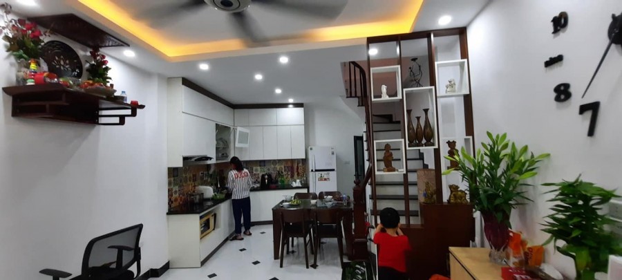 Nhà đẹp Nguyễn Trãi, diện tích 32m, mặt tiền 3.6m, xây 5 tầng chắc chắn, giá 2 tỷ 9 trăm