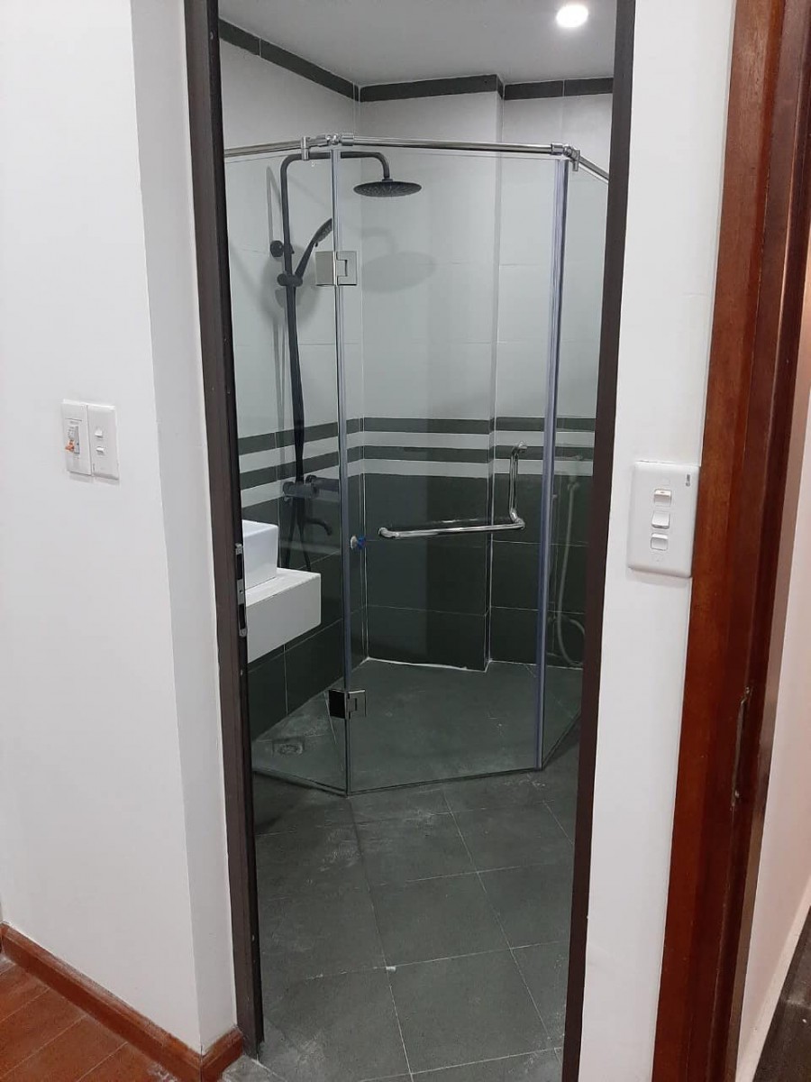Nhà đẹp Nguyễn Trãi, diện tích 32m, mặt tiền 3.6m, xây 5 tầng chắc chắn, giá 2 tỷ 9 trăm