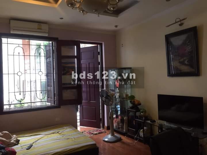 Mặt Phố Hoàng Cầu(Bán Gấp) Nhà 62m x 4 Tầng, mặt tiền: 4M. Quận Đống Đa. Kinh Doanh