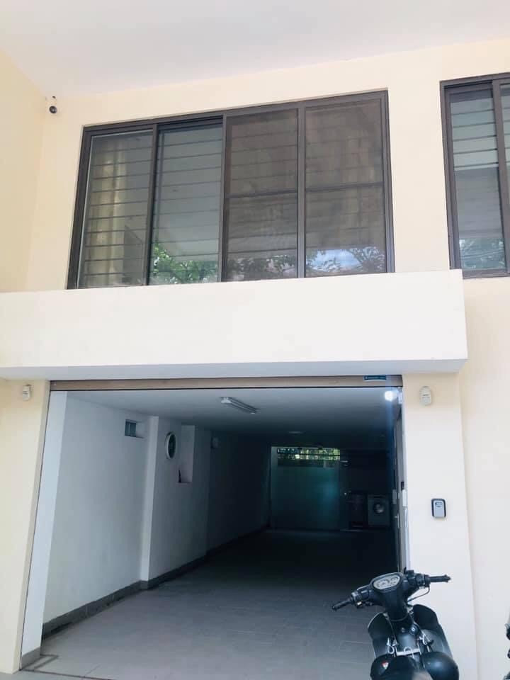 bán nhà tây hồ-mặt phố siêu vip-98m2x 8 tầng, thang máy, 3 mặt thoáng- view hồ tây