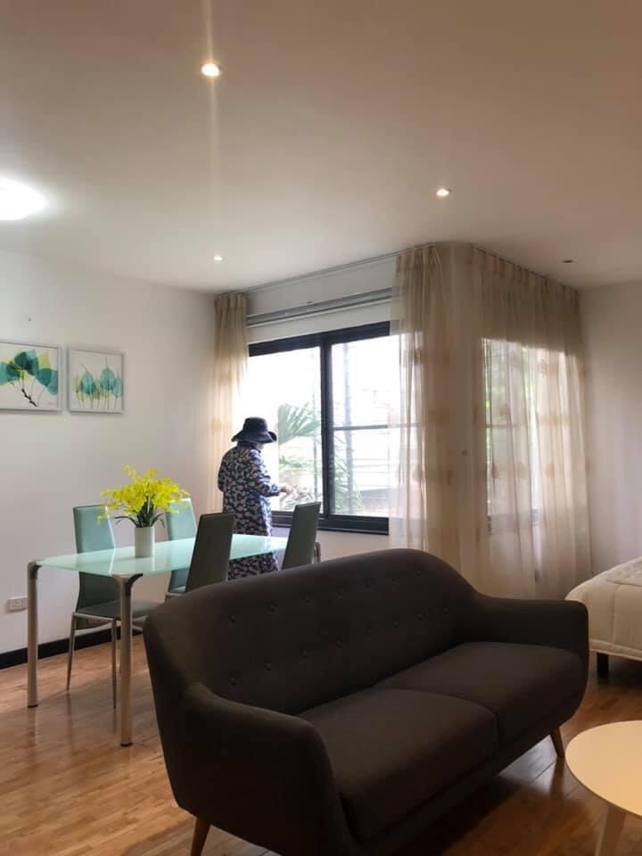 bán nhà tây hồ-mặt phố siêu vip-98m2x 8 tầng, thang máy, 3 mặt thoáng- view hồ tây