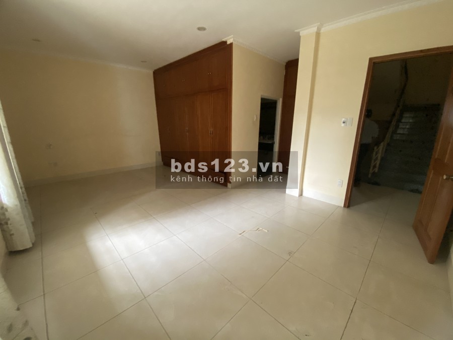 Nhà 7x15m 1T 3 lầu 5 Pn, 5Wc ngay Hàng Xanh giá 22Tr/th ở Làm Vp