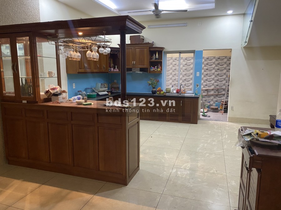 Nhà 7x15m 1T 3 lầu 5 Pn, 5Wc ngay Hàng Xanh giá 22Tr/th ở Làm Vp