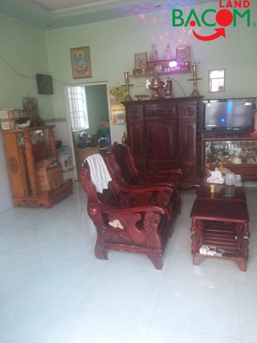 Nhà 1 trệt 1 lầu Tam hoà, ngay góc ngã tư 2 mặt tiền, đường 2 ô tô
