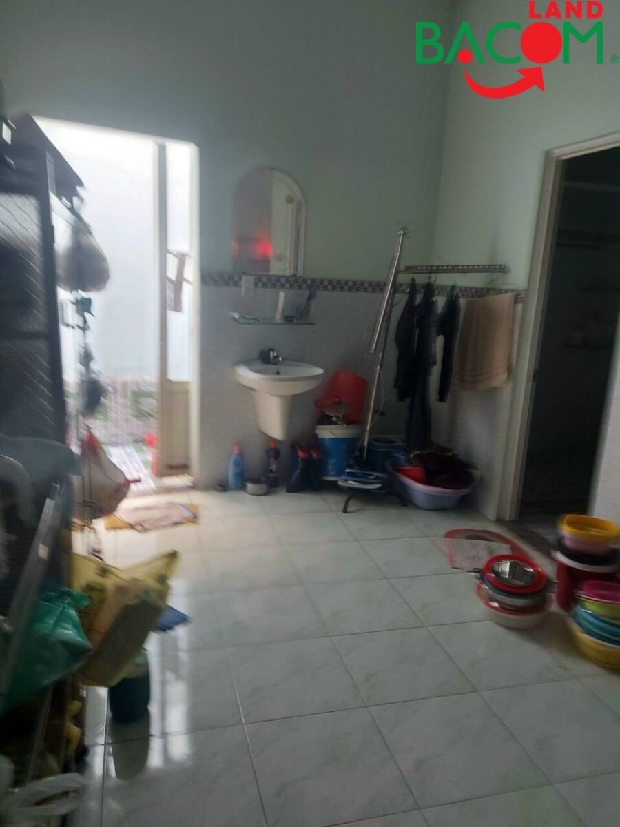 Nhà 1 trệt 1 lầu Tam hoà, ngay góc ngã tư 2 mặt tiền, đường 2 ô tô