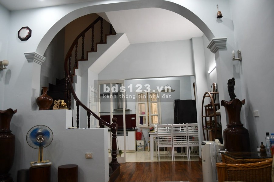 Mình bán nhà đẹp phố Thanh Nhàn. 54m2, giá 4.45 tỷ, có gia lộc.