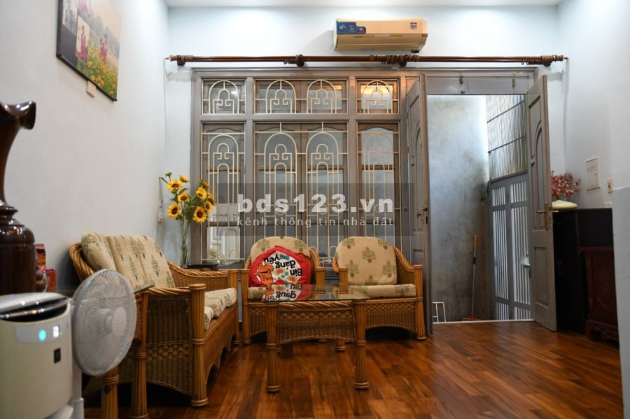 Mình bán nhà đẹp phố Thanh Nhàn. 54m2, giá 4.45 tỷ, có gia lộc.