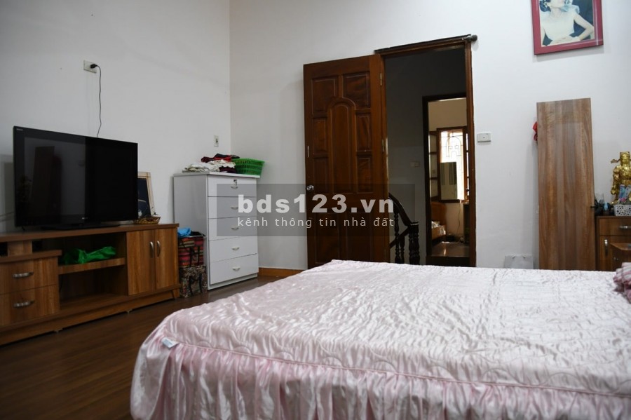Mình bán nhà đẹp phố Thanh Nhàn. 54m2, giá 4.45 tỷ, có gia lộc.
