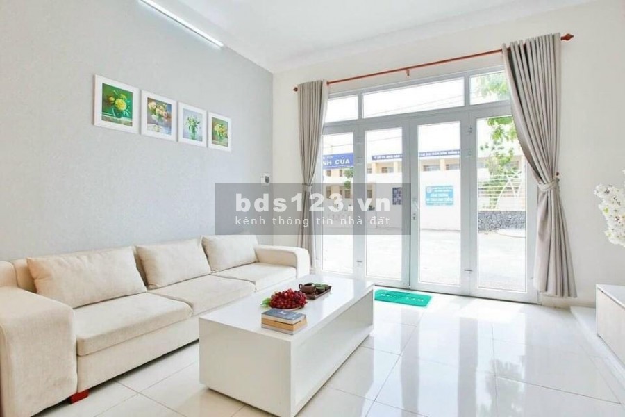Nhà mặt tiền 1 trệt 1 lầu 470 triệu huyện Hóc Môn