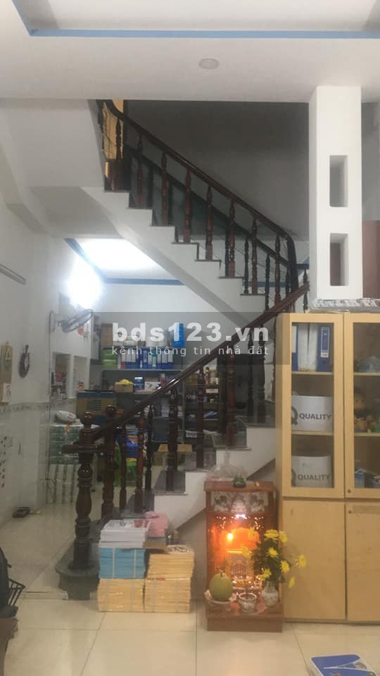 Nhà đẹp mặt tiền đường 8M, vừa ở vừa kinh doanh, dt 62m2, 1 trệt 1 lầu