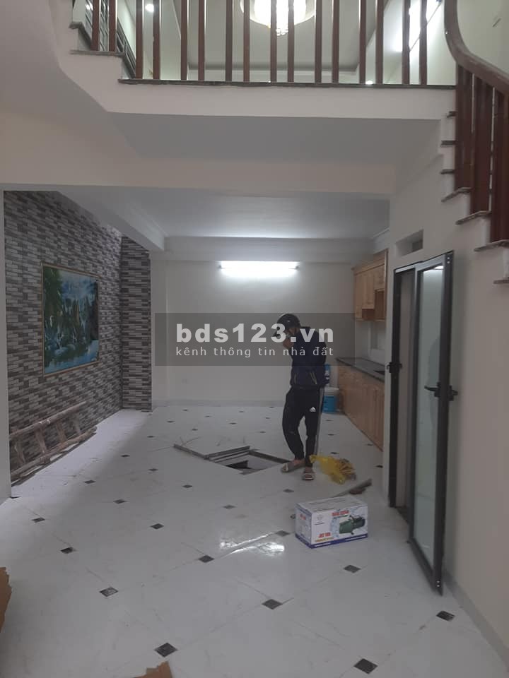 Mặt phố Linh, đường ô tô vào tận nhà 55m 5 tầng, giá 4.25 tỷ, nhà đẹp