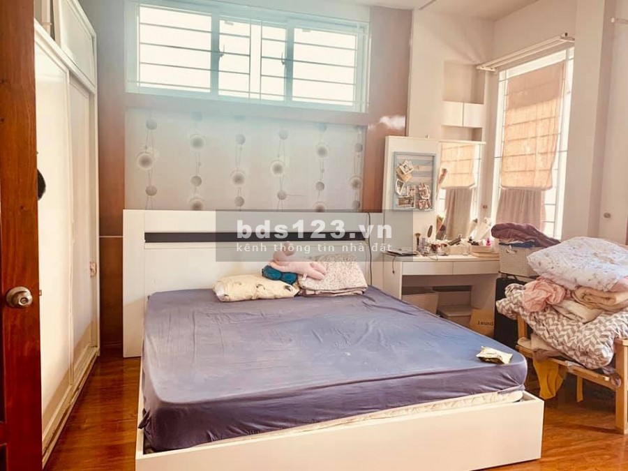 Bán nhà phố Lạc Long Quân, ô tô tránh, lô góc, 55m2 x 5 tầng, 11 tỷ