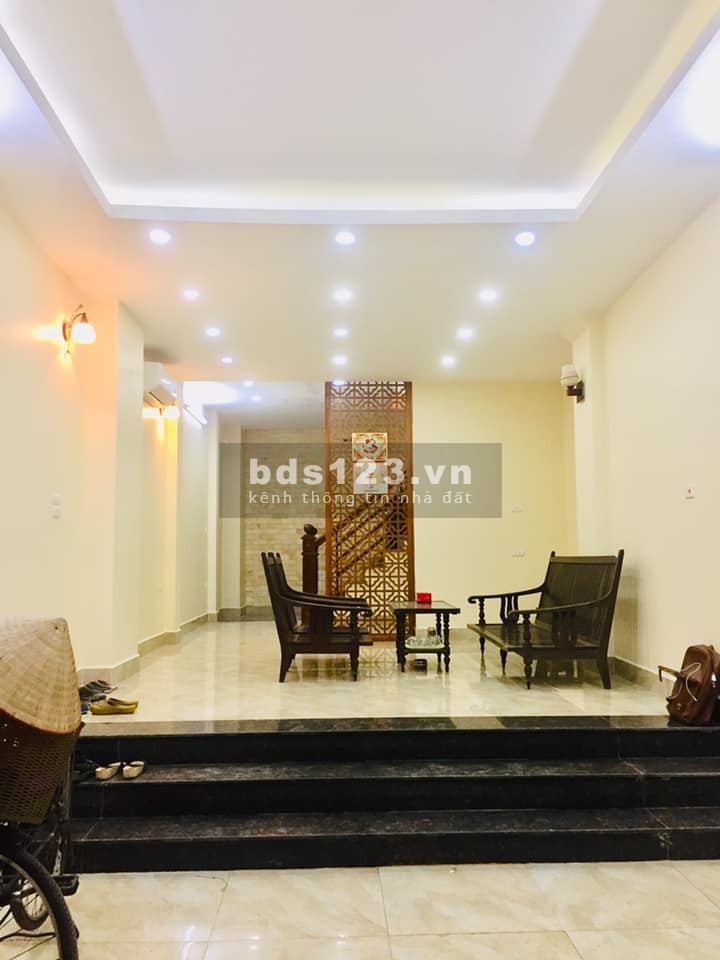 Bán nhà đẹp Cầu Giấy, Lạc Long Quân 6 tầng x 52m2 x 3.7m mặt tiền lô góc, nở hậu, ngõ nông xe 3 gác phi, yên tĩnh.