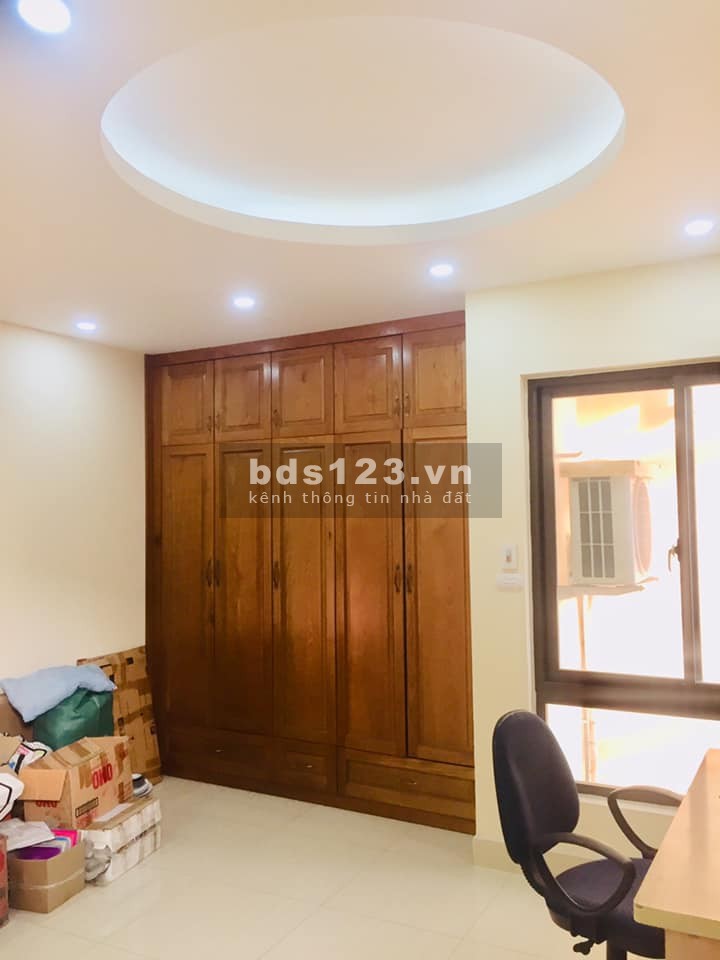 Bán nhà đẹp Cầu Giấy, Lạc Long Quân 6 tầng x 52m2 x 3.7m mặt tiền lô góc, nở hậu, ngõ nông xe 3 gác phi, yên tĩnh.