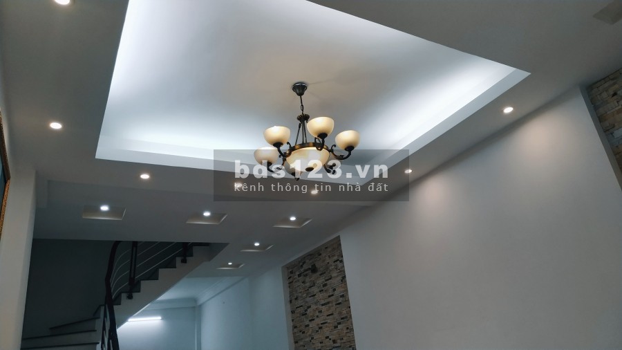 Bồ Đề rất cần bán nhà gấp giảm hẳn 1 tỷ còn 4.5 tỷ, ngay cạnh Hồ
